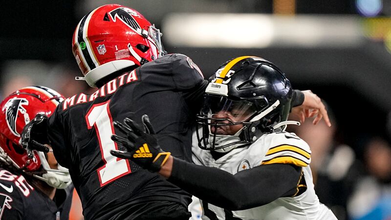 Atlanta Falcons quarterback Marcus Mariota (1) passes the ball as Pittsburgh Steelers...